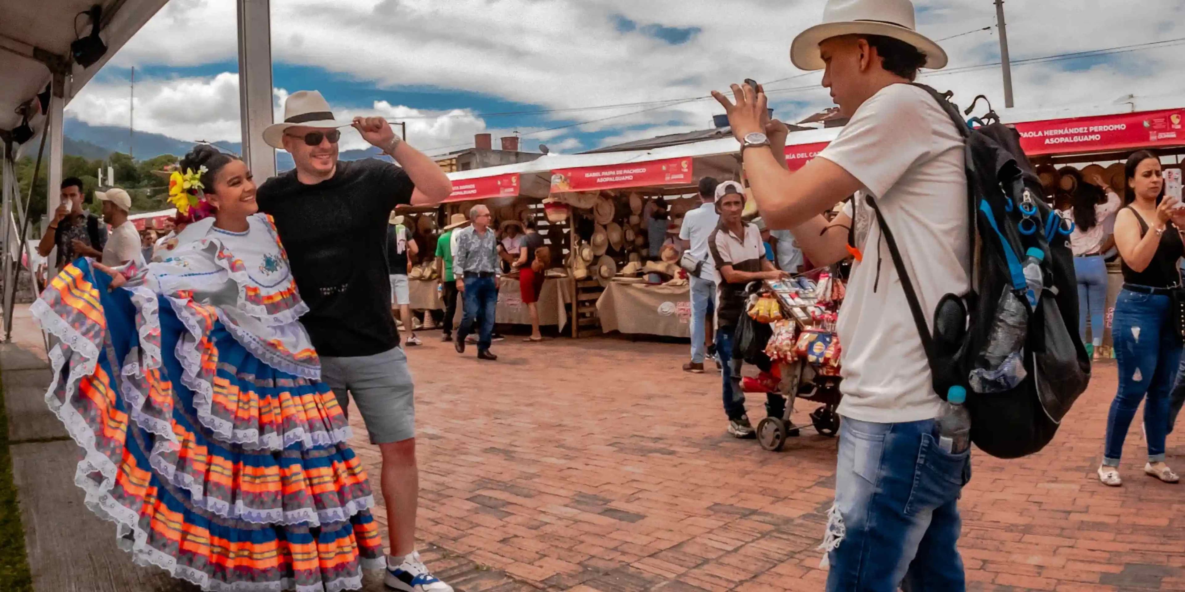 Entre Reinas y Sombreros – Ibagué Folclórico