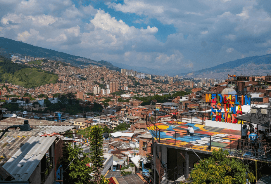 2 días por Medellín, Gutapé, Peñol y Graffiti Tour